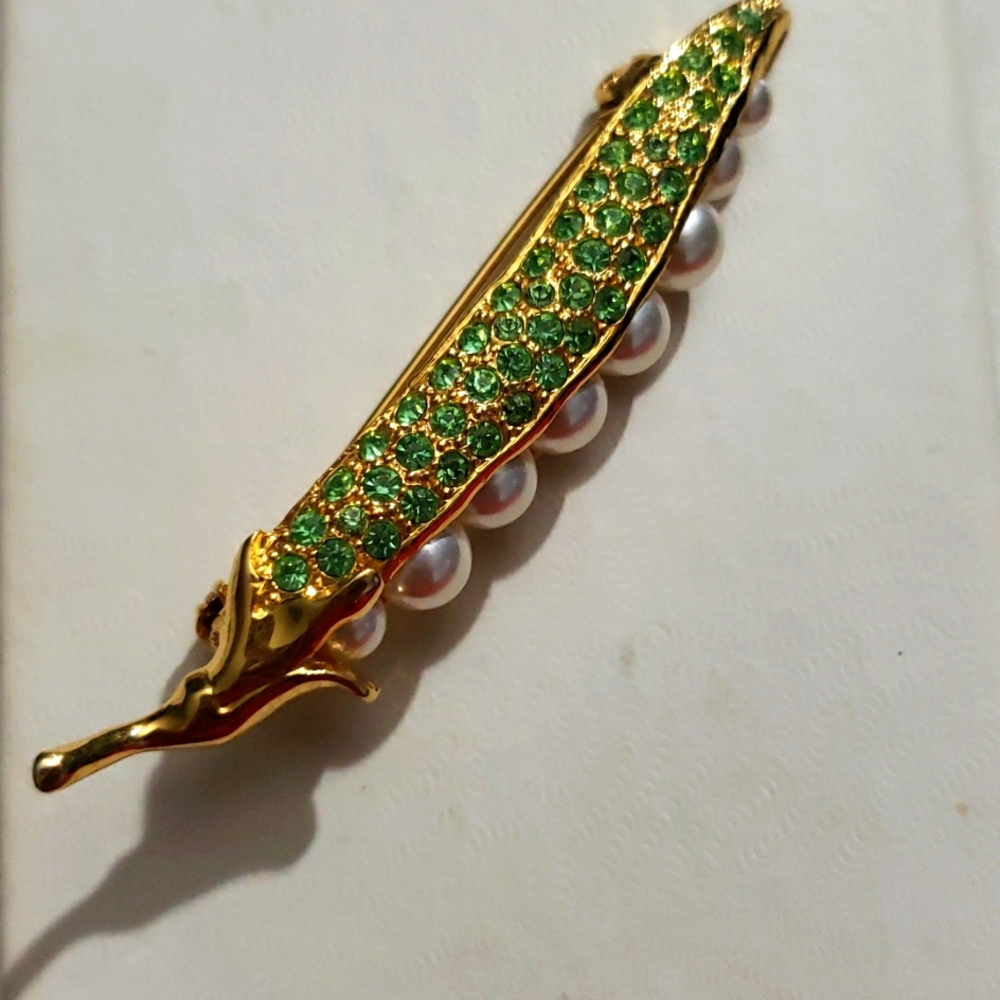 Vintage Pod Peas Faux Pearl and Green Rhinestones